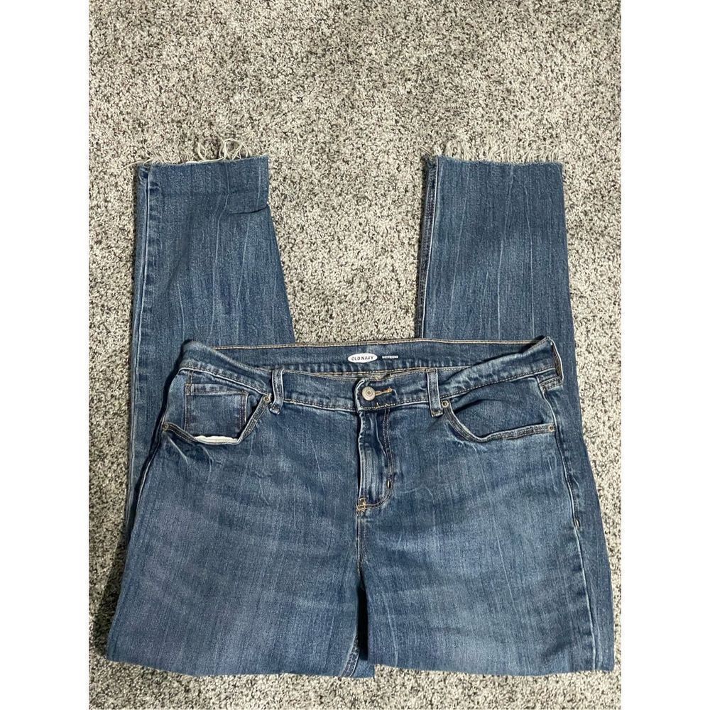 ❤️Old Navy Boyfriend Distressed Jeans